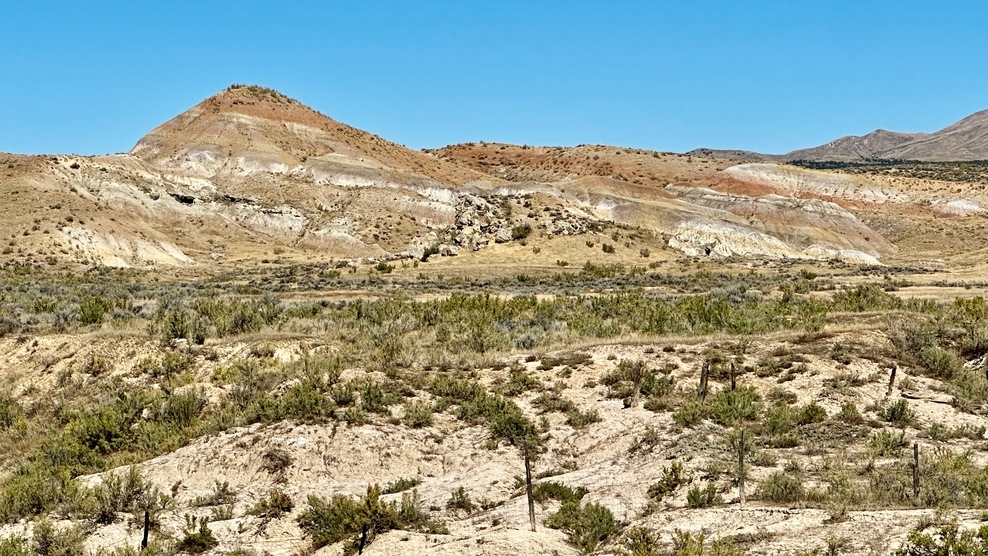 CB-Looking North to Pyramid Mountain